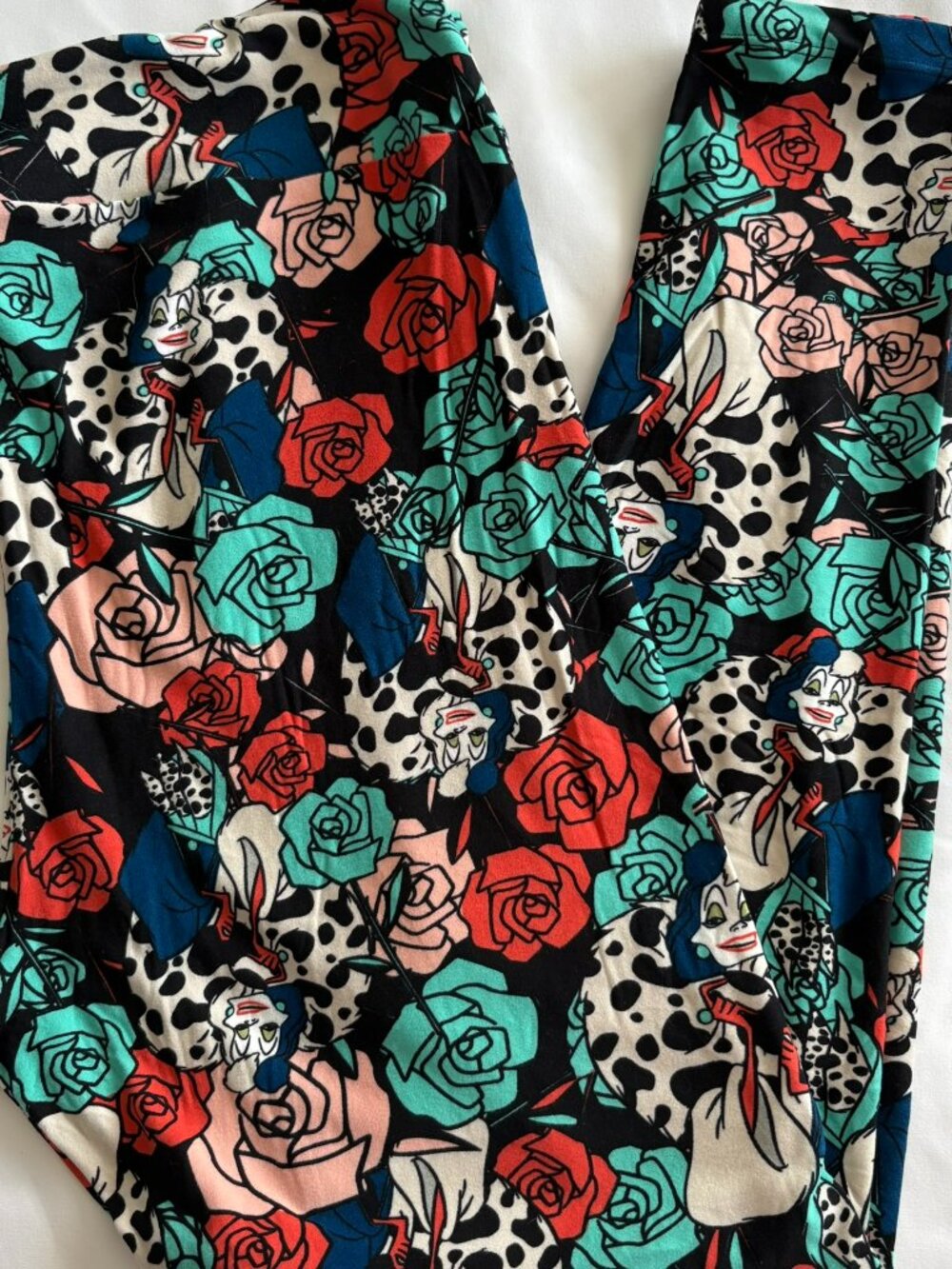 LuLaRoe TC2 Leggings Cruella De Vil Roses Disney Print